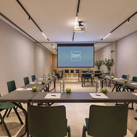 泽尼特拉科鲁尼亚酒店 酒店 4*